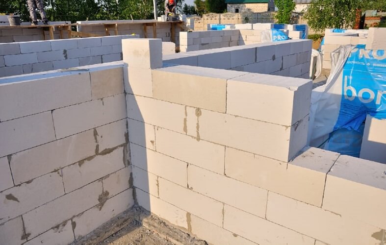 Кладка блоков в Витебске
