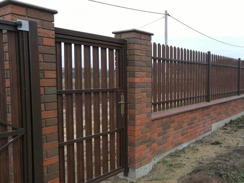 Установка забора из металлоштакетника в Витебске